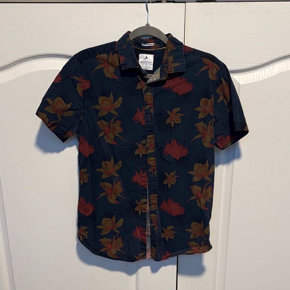 Denim & Flower Navy Short-Sleeve Floral Button-Down Shirt